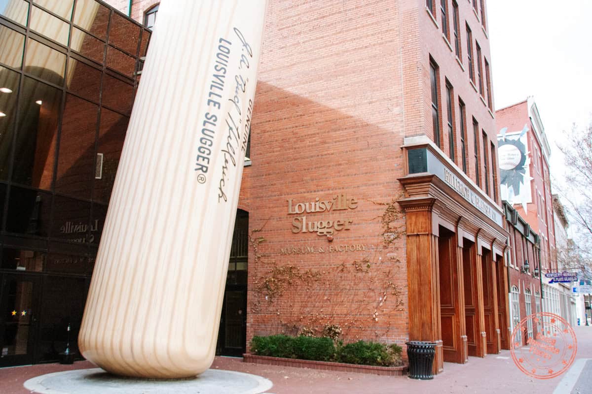 Louisville Slugger Museum front of louisville slugger museum and factory with large bat