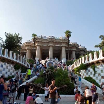 3 reasons to go to barcelona featured