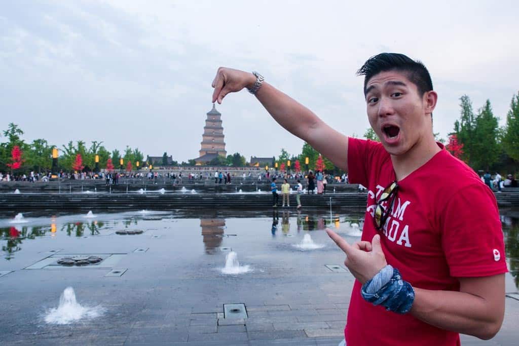 waiting for water fountain show in 2 day xi'an itinerary