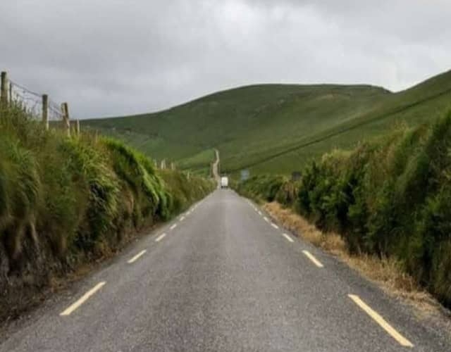 ireland road trip narrow road