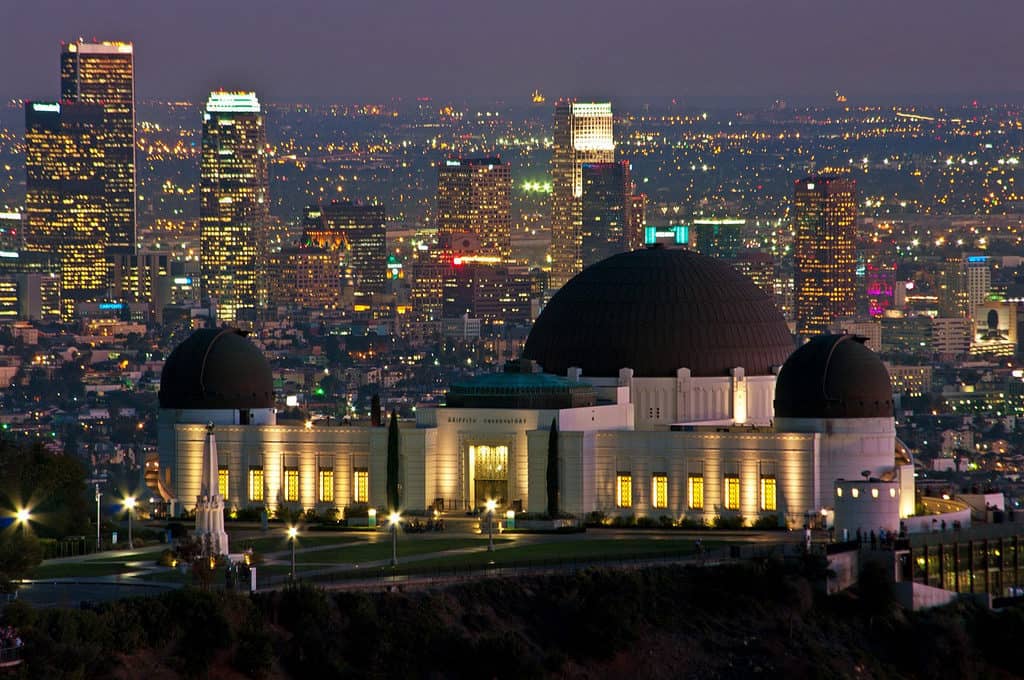 griffith observatory at night in los angeles