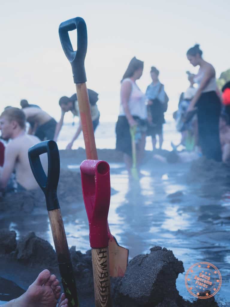 hot water beach spades to dig spa pool