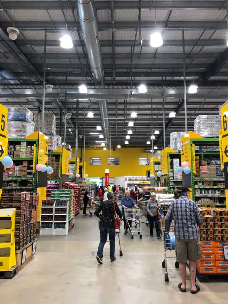 pak'n'save warehouse aisle grocery store