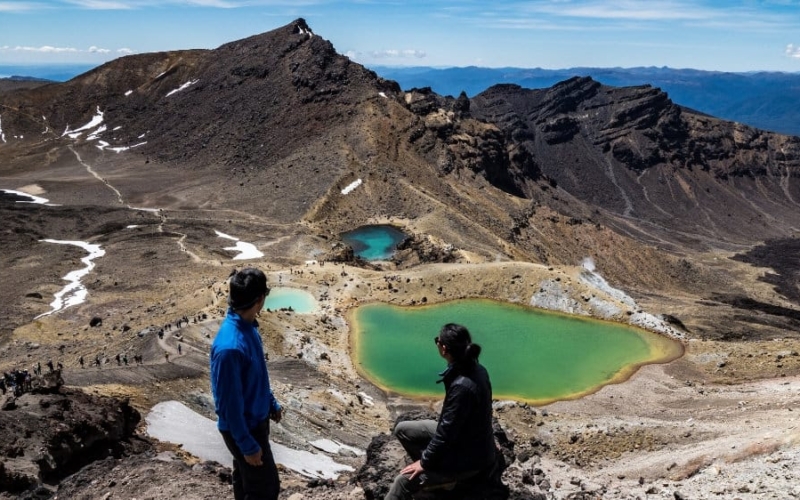 tongariro alpine crossing hiking guide new zealand