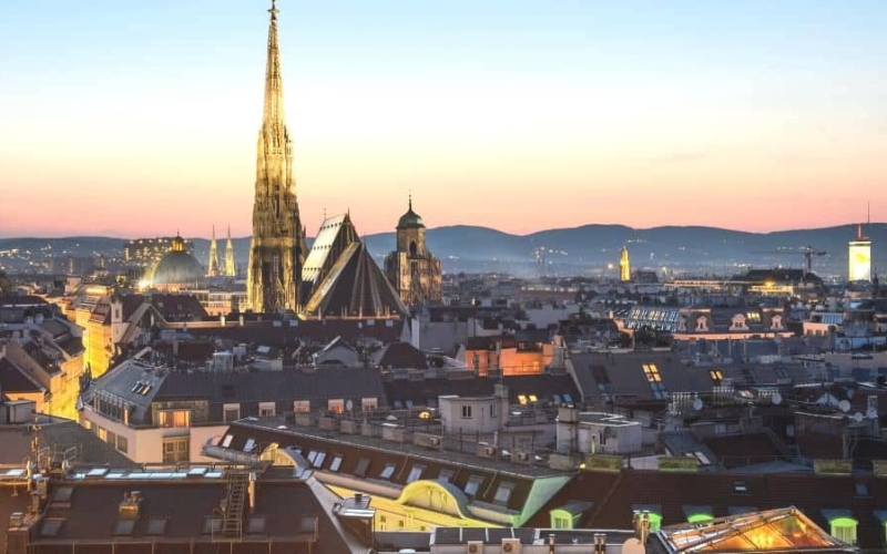 where to stay in vienna guide featured