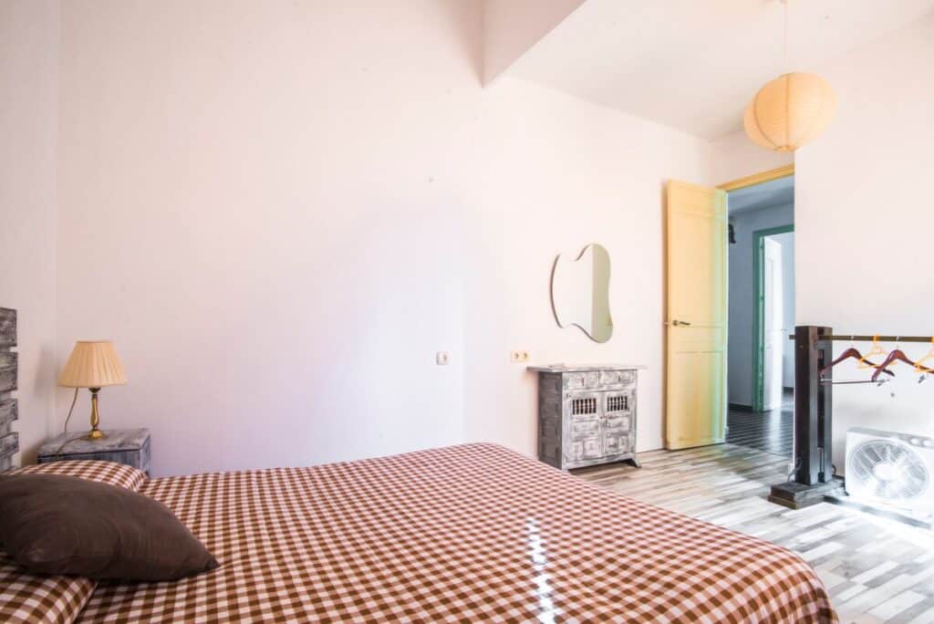 alicante airbnb apartment where to stay