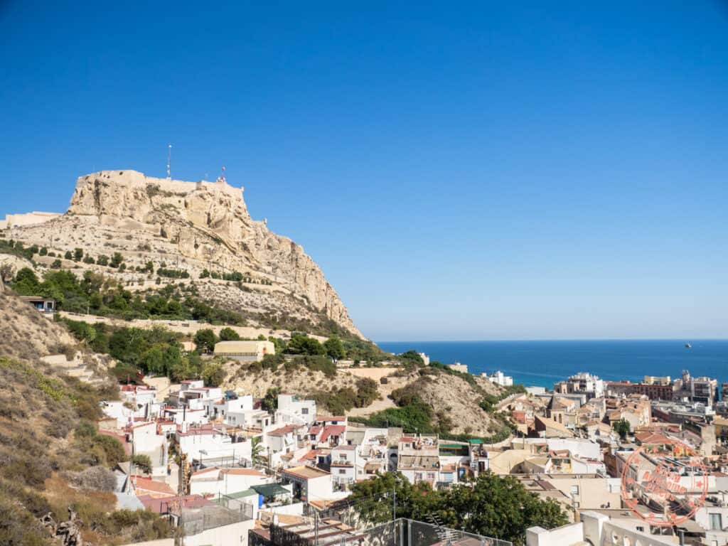 best alicante airbnb rentals that are near the santa barbara castle