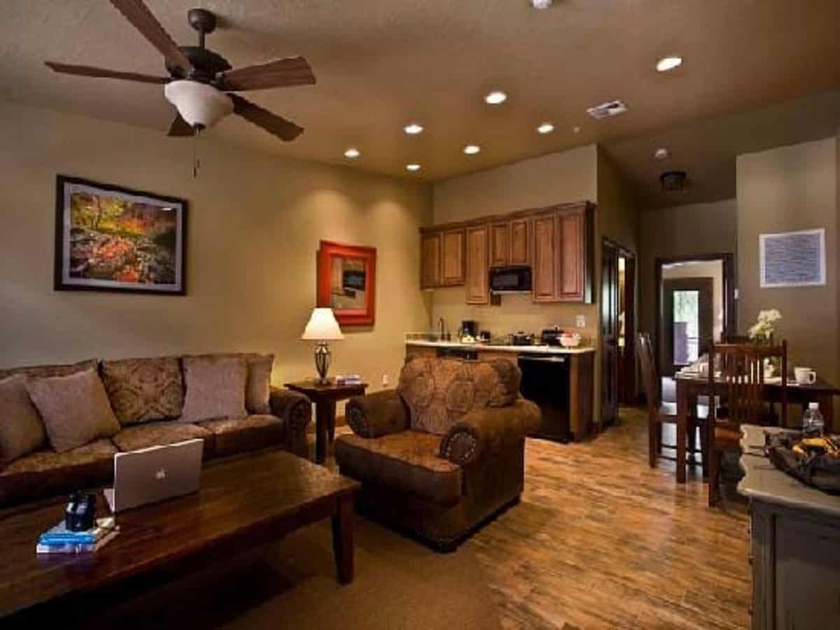 cable mountain lodge where to stay in zion national park