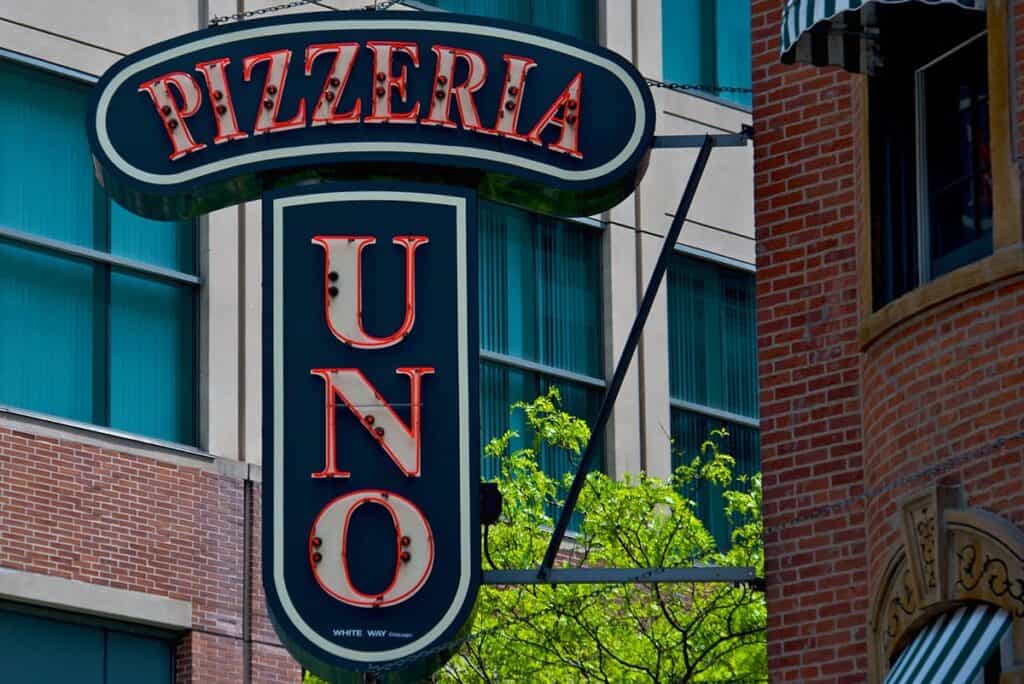 pizzeria uno sign in where to eat in chicago