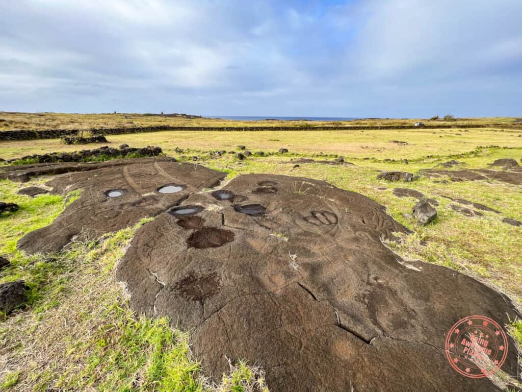 largest petroglyph on easter island papa vaka