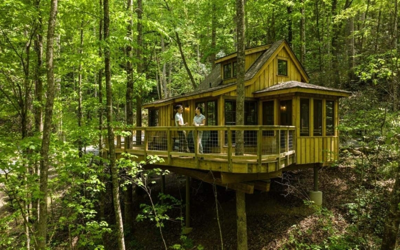 best place to stay in the smoky mountains featured