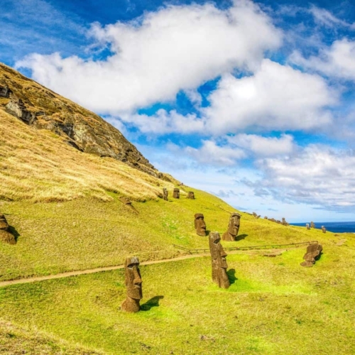 visiting easter island guide featured