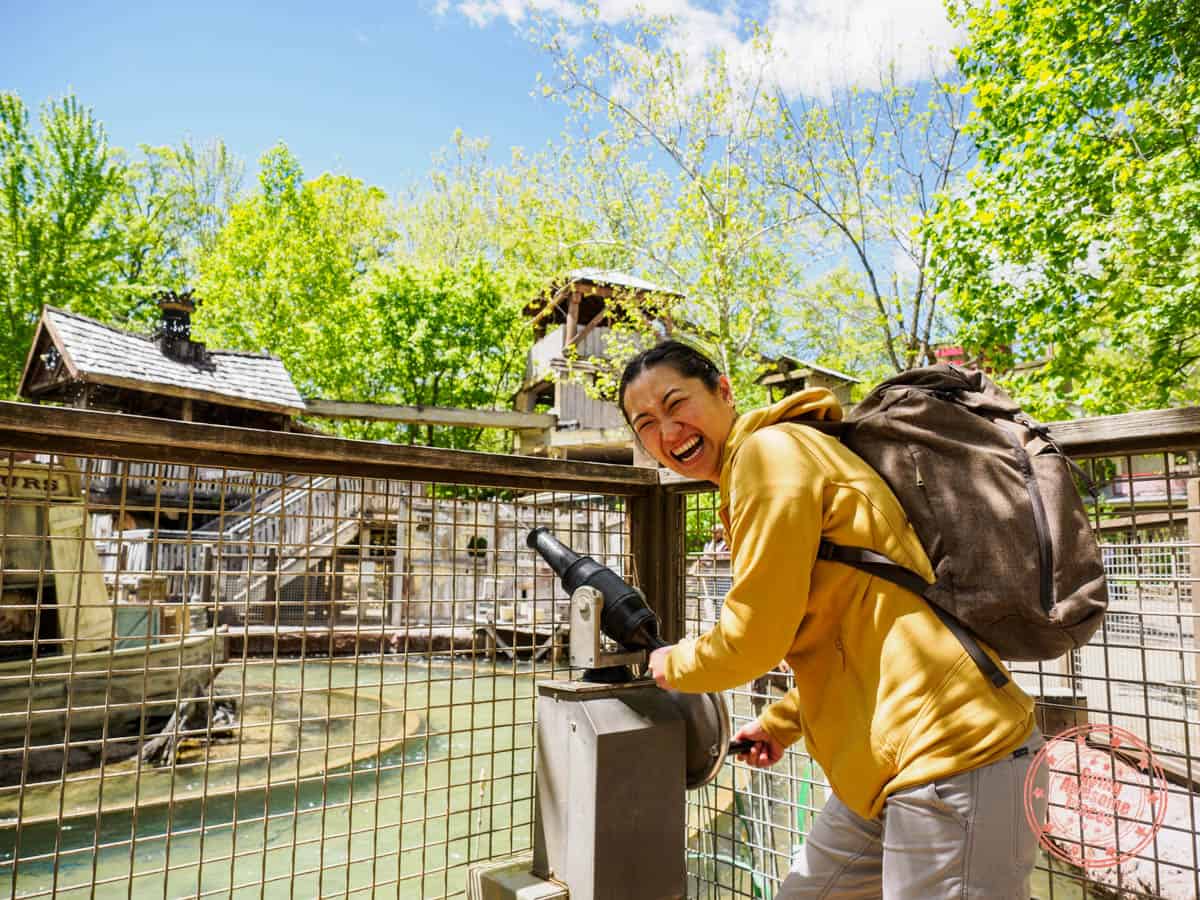 shooting water at tom and huck riverblast ride