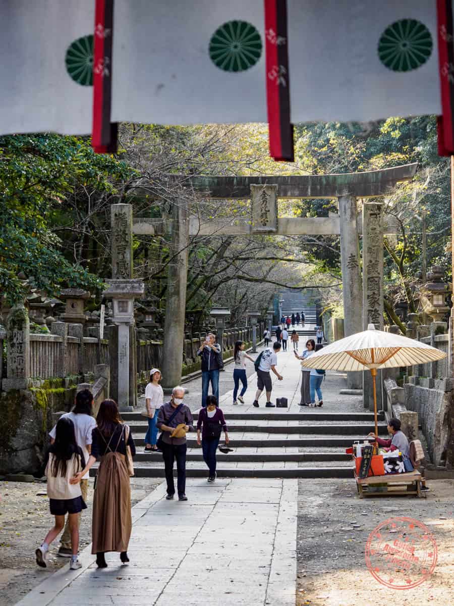 entrance into kotohira shrine from the main gate