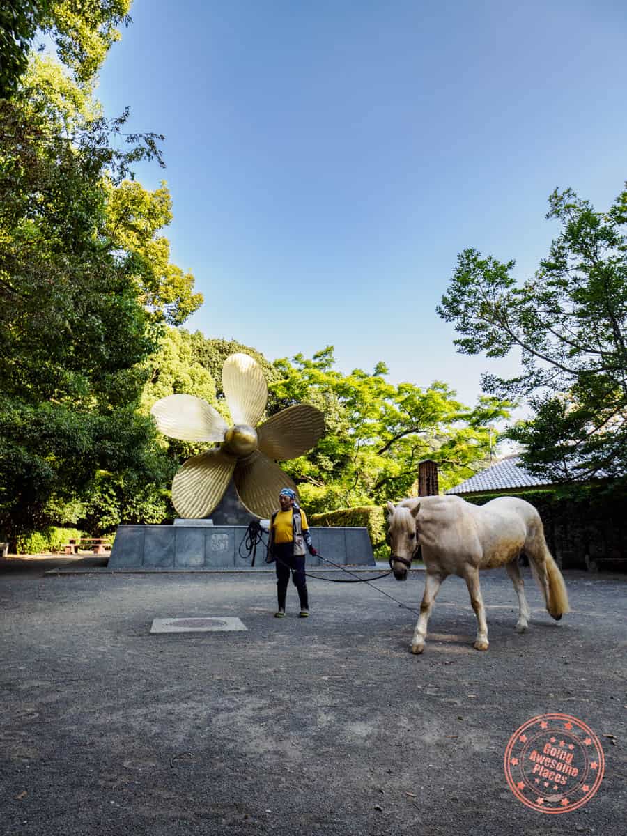 kotohira-gu shrine shinme horse