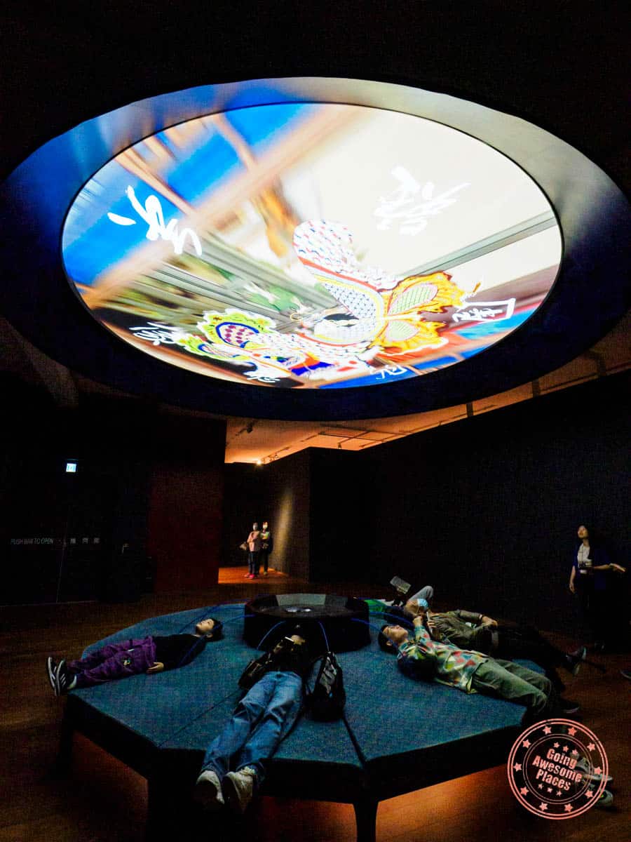 interactive exhibit ceiling display in hong kong palace museum