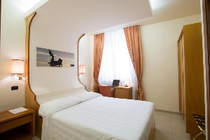 where to stay rome crosti hotel room with bed and window view