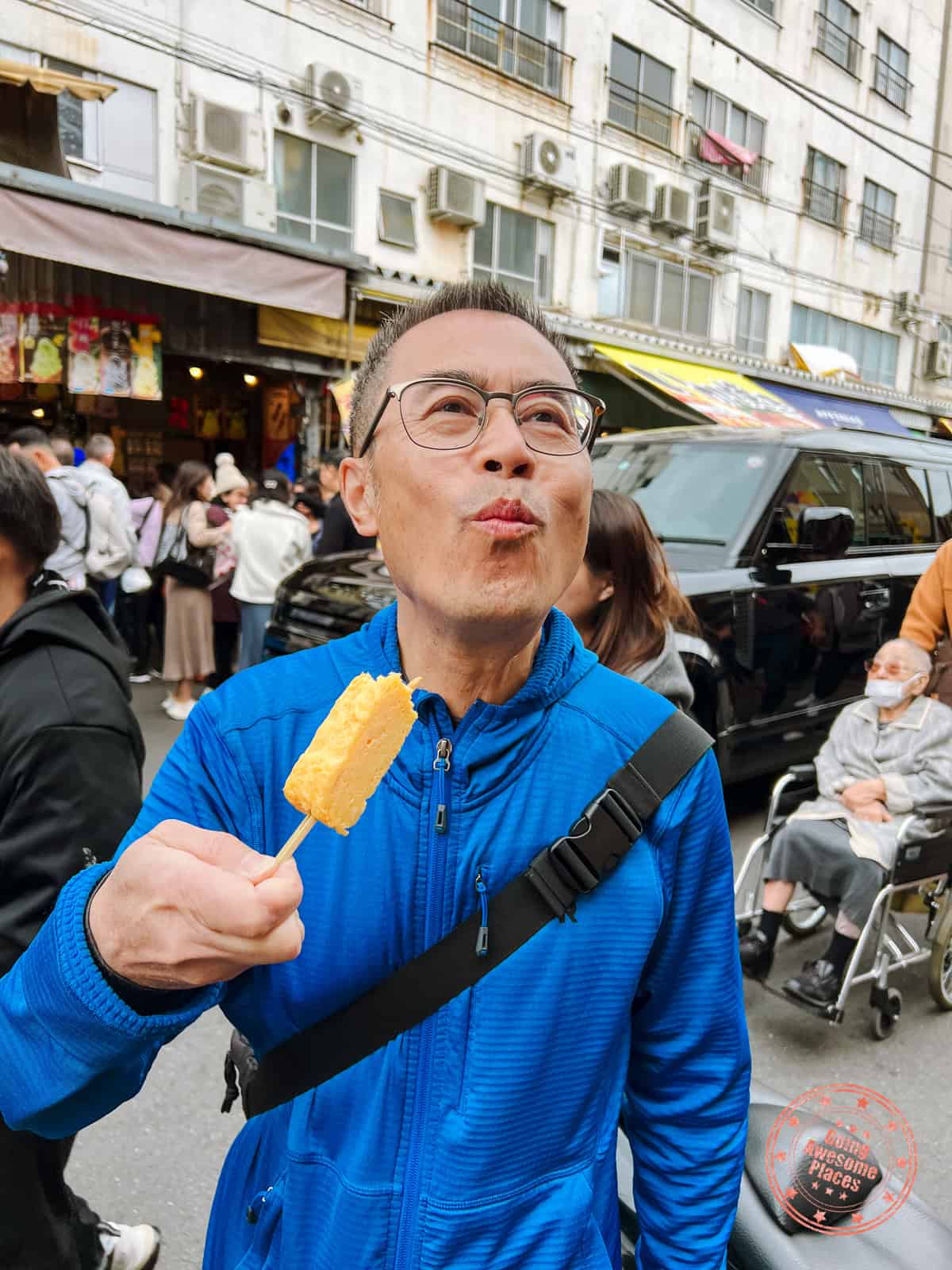 10 Day Japan Itinerary For First Timers - Modern Golden Route enjoying yamacho tamagoyaki tsukiji