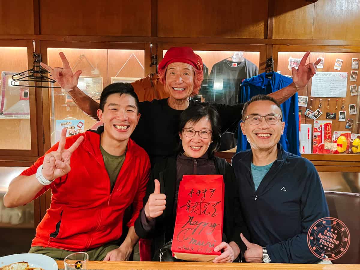 10 Day Japan Itinerary For First Timers - Modern Golden Route kichi kichi omurice group photo with chef motokichi yukimura