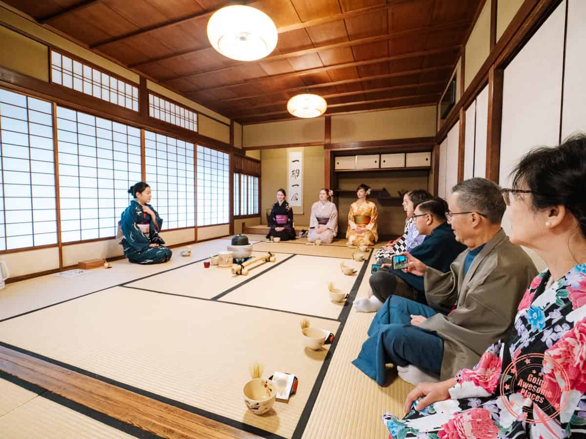 10 Day Japan Itinerary For First Timers - Modern Golden Route kimono and tea experience in kyoto