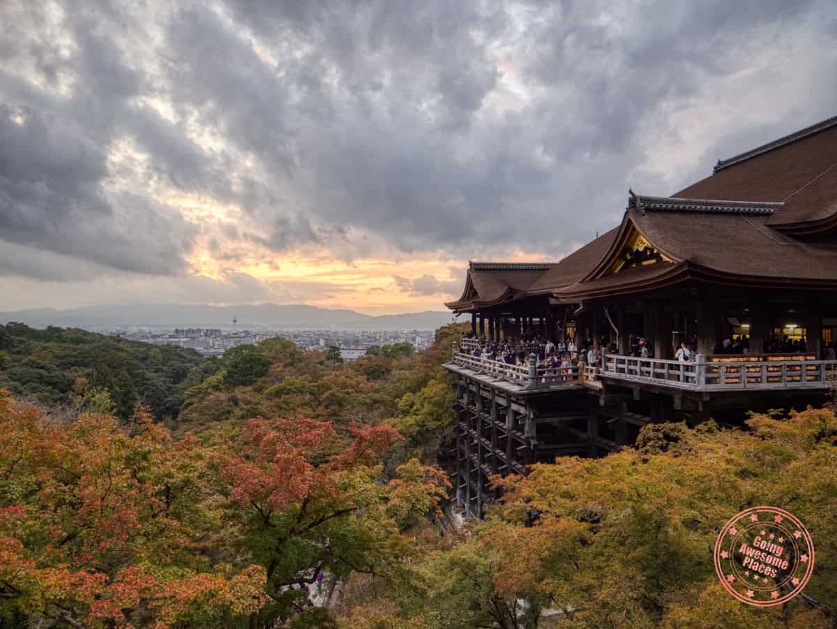 10 Day Japan Itinerary For First Timers - Modern Golden Route kiyomizudera temple fall colors view at sunset