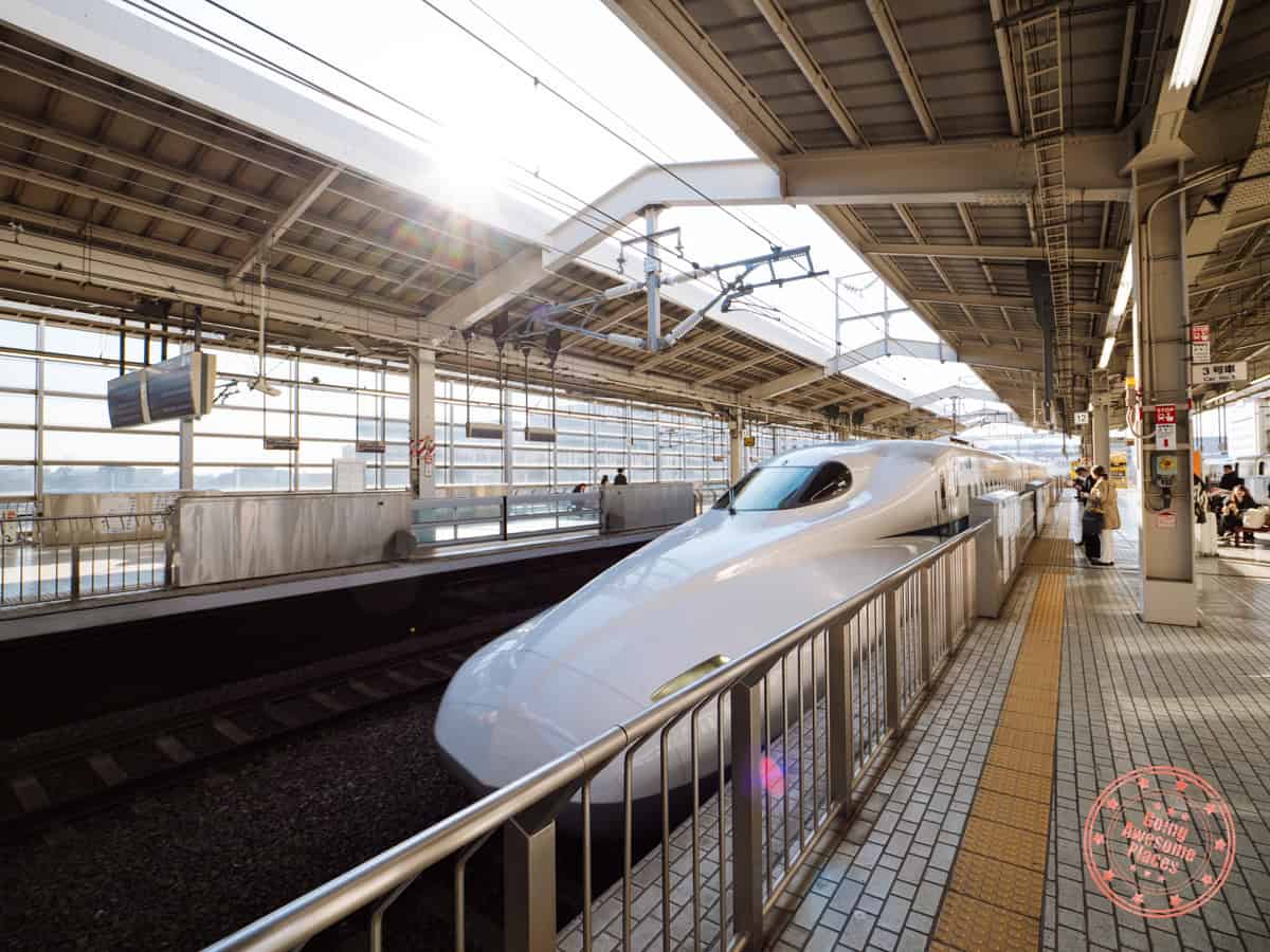 10 Day Japan Itinerary For First Timers - Modern Golden Route shinkansen bullet train from kyoto to tokyo