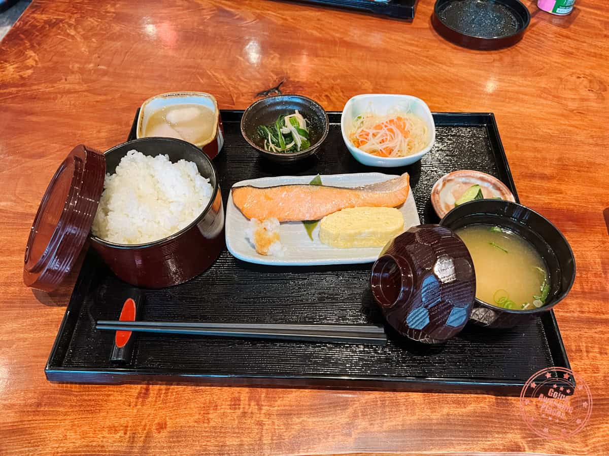 10 Day Japan Itinerary For First Timers - Modern Golden Route traditional japanese breakfast set meal at kiyomachiya ryokan sakura urushitei