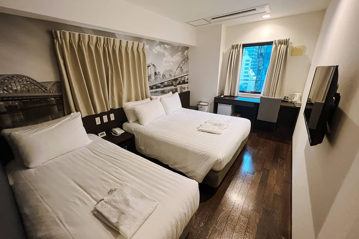 10 Day Japan Itinerary For First Timers - Modern Golden Route travelodge honmachi osaka interior room