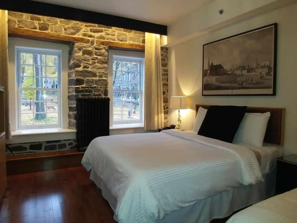 standard bedroom at auberge du trésor