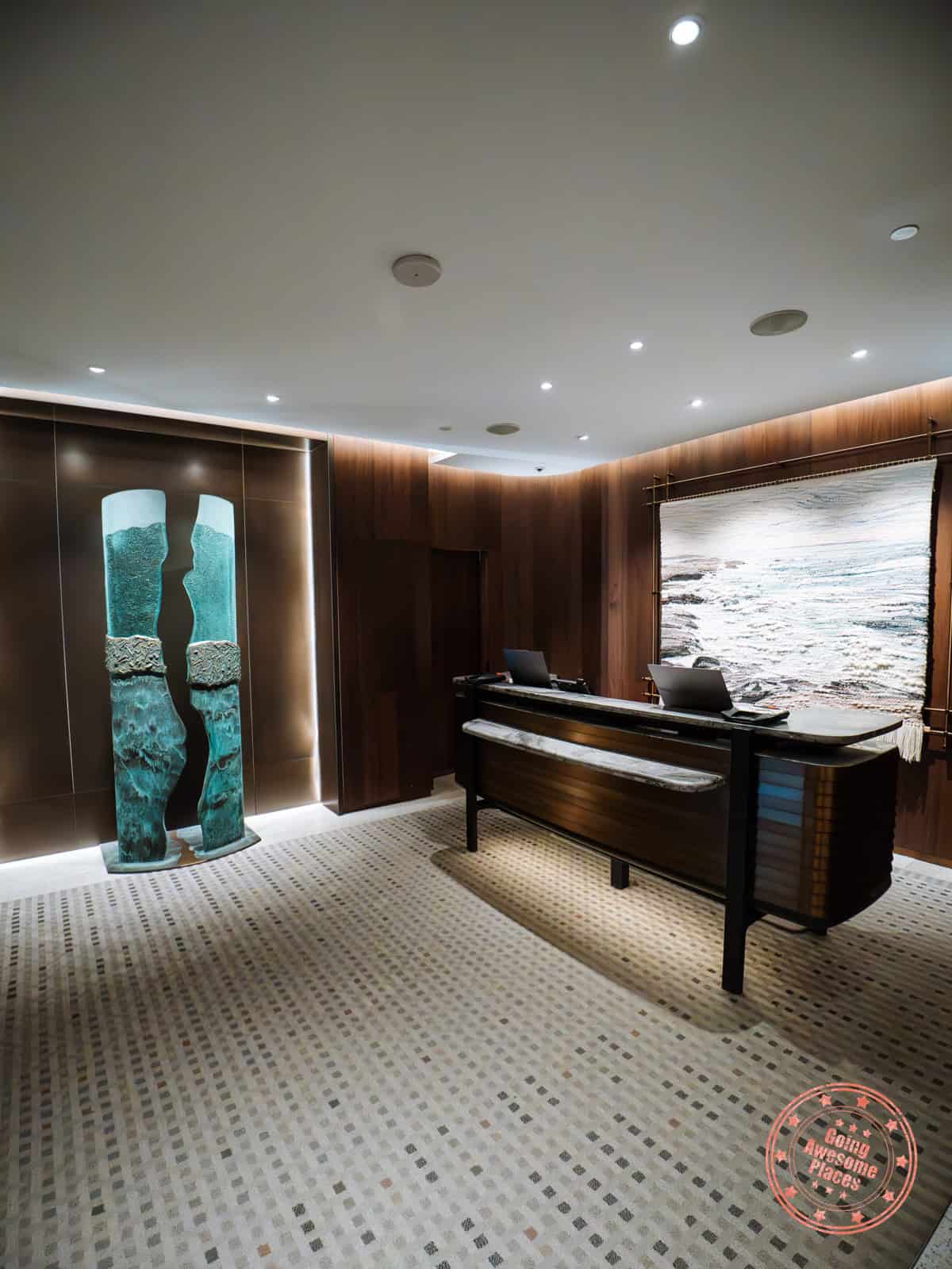 muir hotel lobby desk