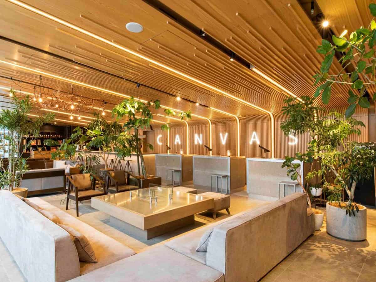 main lobby area of the royal park canvas